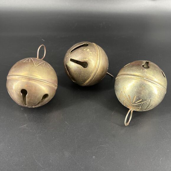 Vintage Sleigh Bell 2-1/2" Ornate Pattern Engraved Star Jingle Tarnished Silver - Picture 1 of 12